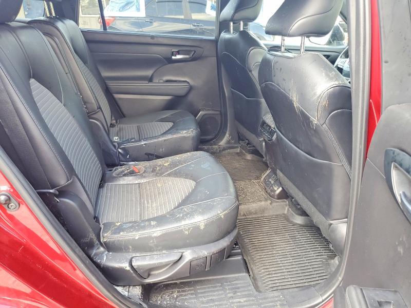 Photo 11 from auction – 2022 TOYOTA HIGHLANDER with VIN 5TDLZRBH2NS215863