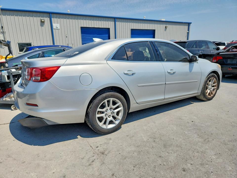 Photo 3 from auction – 2015 CHEVROLET MALIBU with VIN 1G11C5SL0FF192941