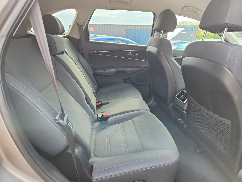 Photo 11 from auction – 2018 KIA SORENTO with VIN 5XYPGDA32JG400955