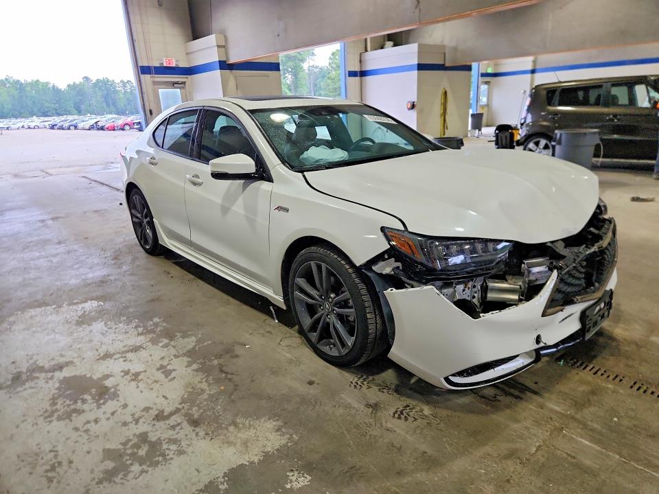 Photo 4 from auction – 2019 ACURA TLX with VIN 19UUB2F64KA000813