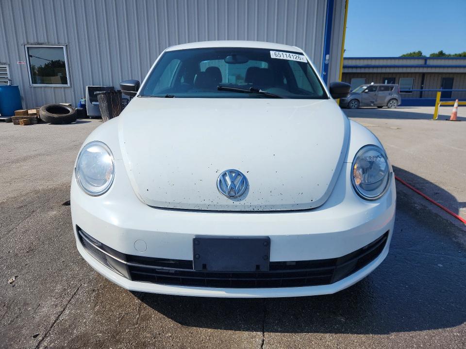 Photo 5 from auction – 2015 VOLKSWAGEN BEETLE with VIN 3VWF17AT0FM643010