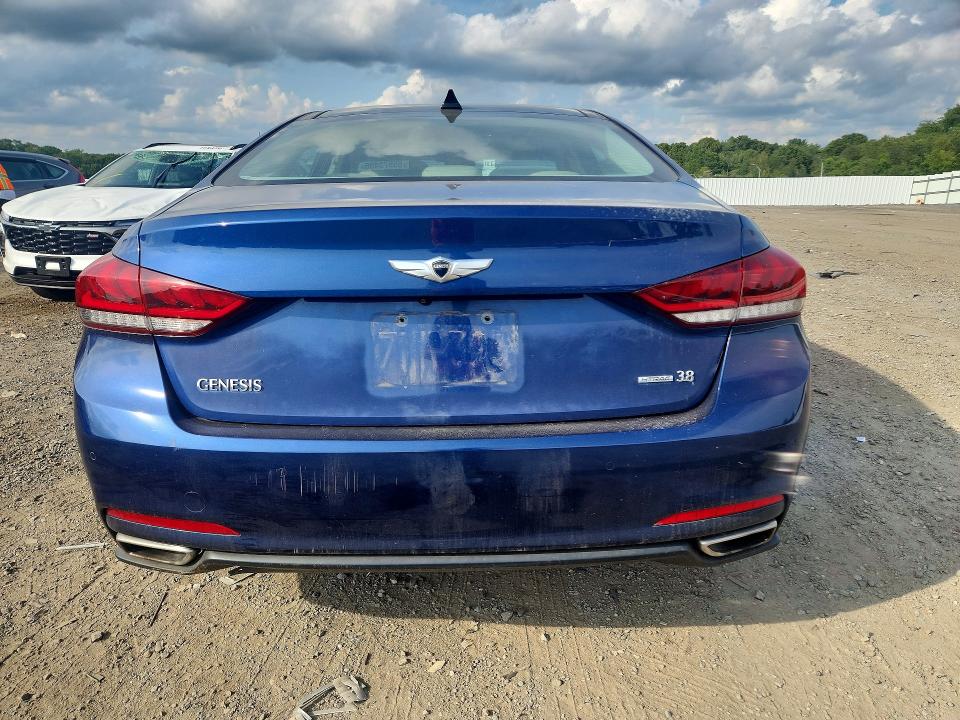 Photo 6 from auction – 2015 HYUNDAI GENESIS with VIN KMHGN4JE2FU101829