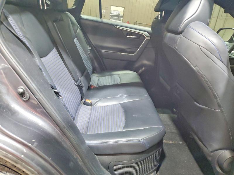Photo 11 from auction – 2020 TOYOTA RAV4 with VIN 2T3EWRFV5LW059086