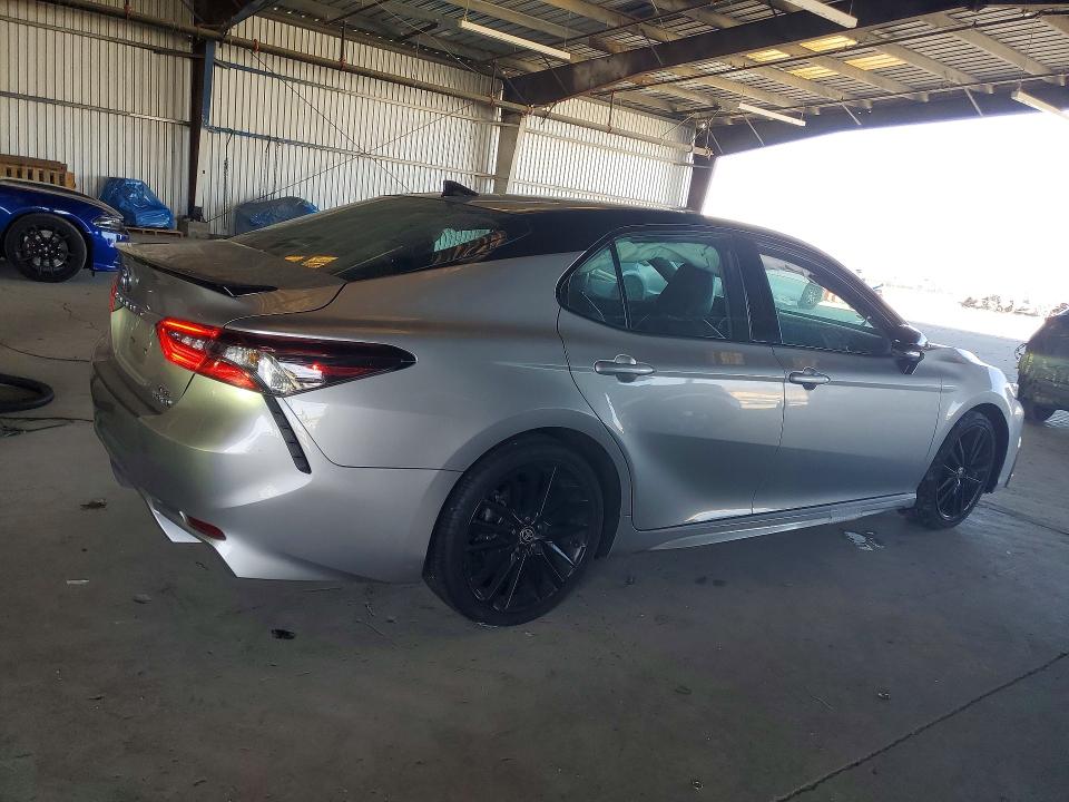 Photo 3 from auction – 2023 TOYOTA CAMRY with VIN 4T1K31AK0PU047209