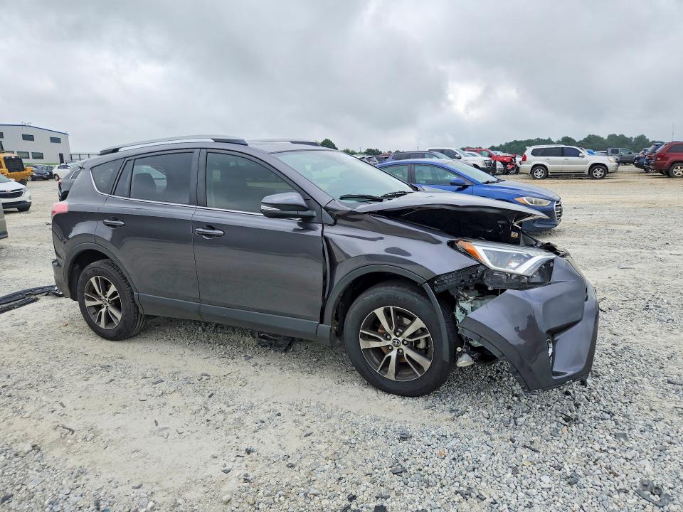 Photo 4 from auction – 2018 TOYOTA RAV4 with VIN JTMWFREV6JJ150742