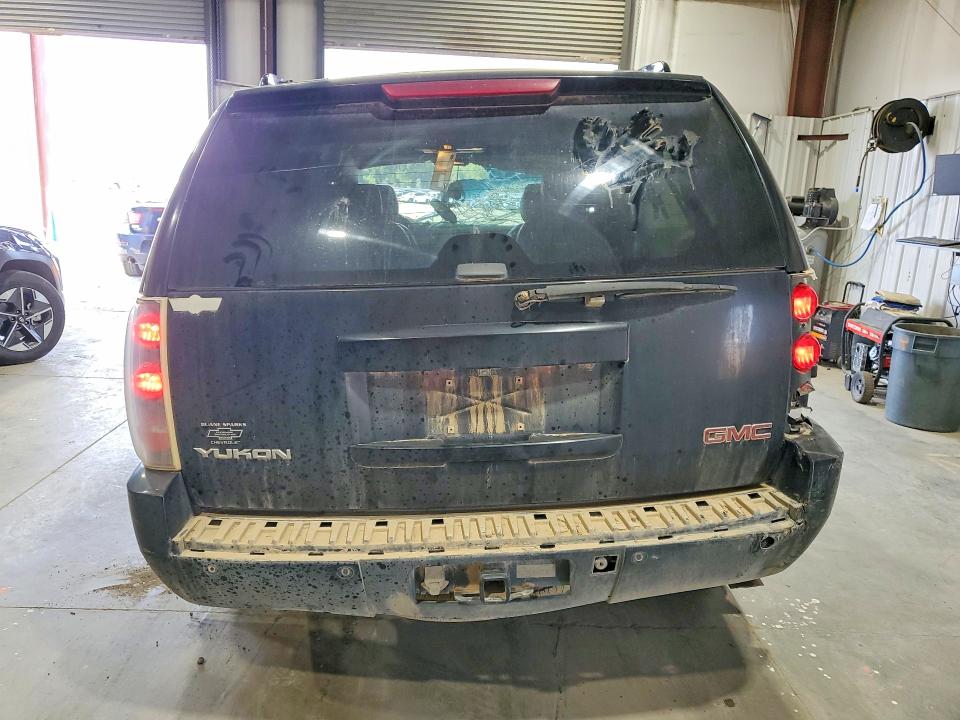 Photo 6 from auction – 2007 GMC YUKON with VIN 1GKFK63817J214481