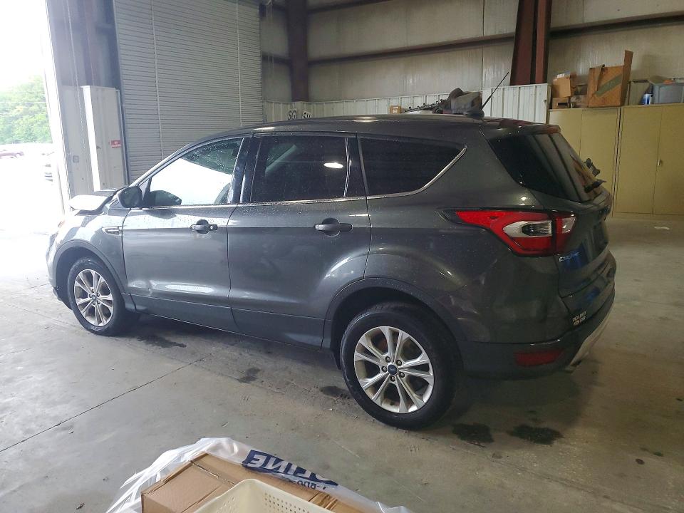 Photo 2 from auction – 2019 FORD ESCAPE with VIN 1FMCU0GD4KUB19882