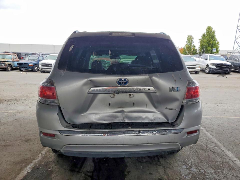 Photo 6 from auction – 2011 TOYOTA HIGHLANDER with VIN JTEDC3EHXB2000244