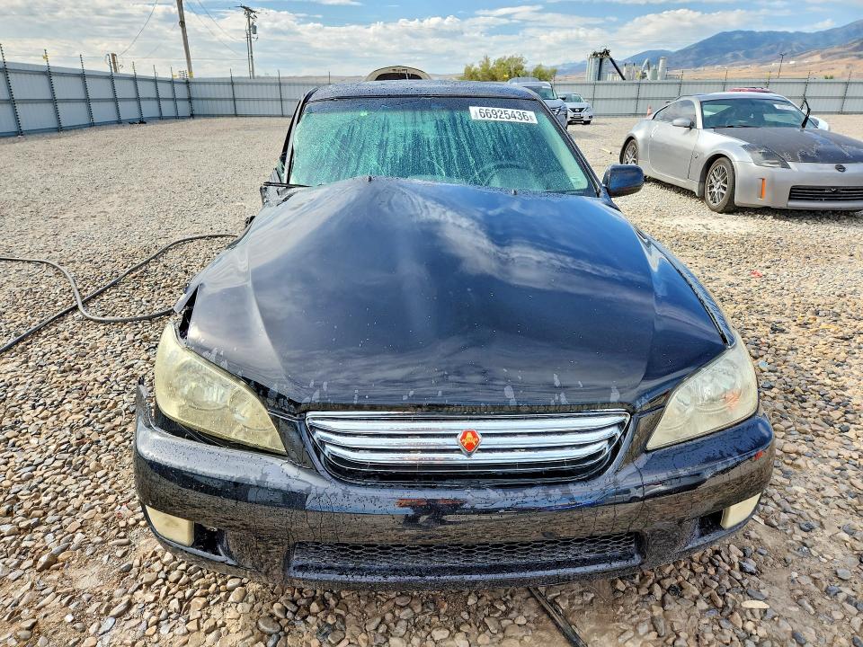 Photo 5 from auction – 2001 LEXUS IS with VIN JTHBD182410001080