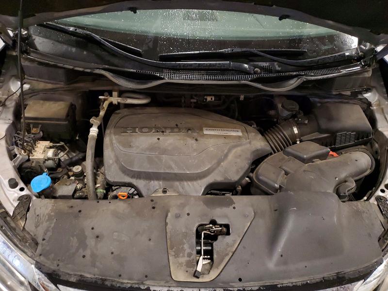 Photo 12 from auction – 2018 HONDA ODYSSEY with VIN 5FNRL6H93JB000095