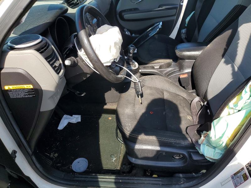 Фото 7 с аукциона – 2015 KIA SOUL с VIN KNDJP3A50F7222355