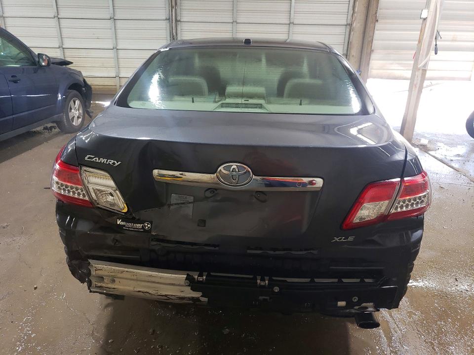 Zdjęcie 6 z aukcji – 2011 TOYOTA CAMRY z VIN 4T1BF3EK8BU663598