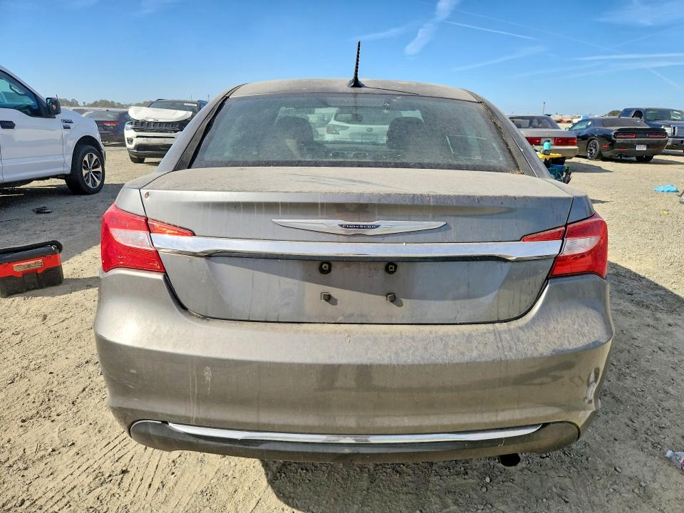Photo 6 from auction – 2012 CHRYSLER 200 with VIN 1C3CCBAB1CN145110