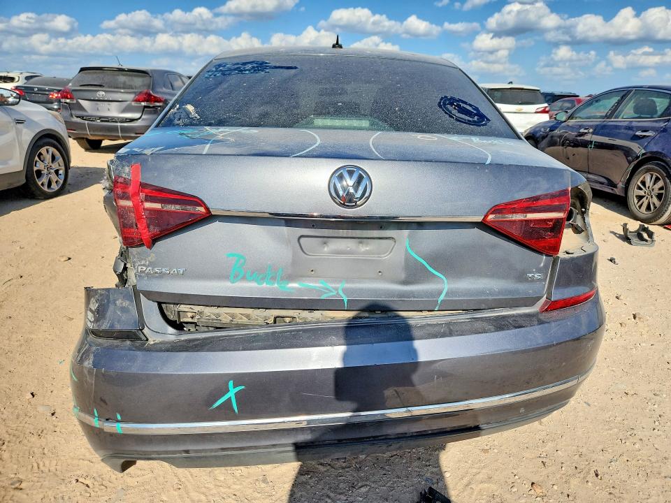 Photo 6 from auction – 2017 VOLKSWAGEN PASSAT with VIN 1VWAT7A39HC086199