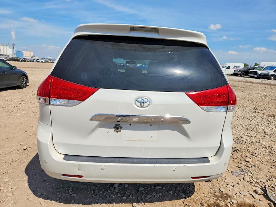 Photo 6 from auction – 2011 TOYOTA SIENNA with VIN 5TDDK3DC3BS029025