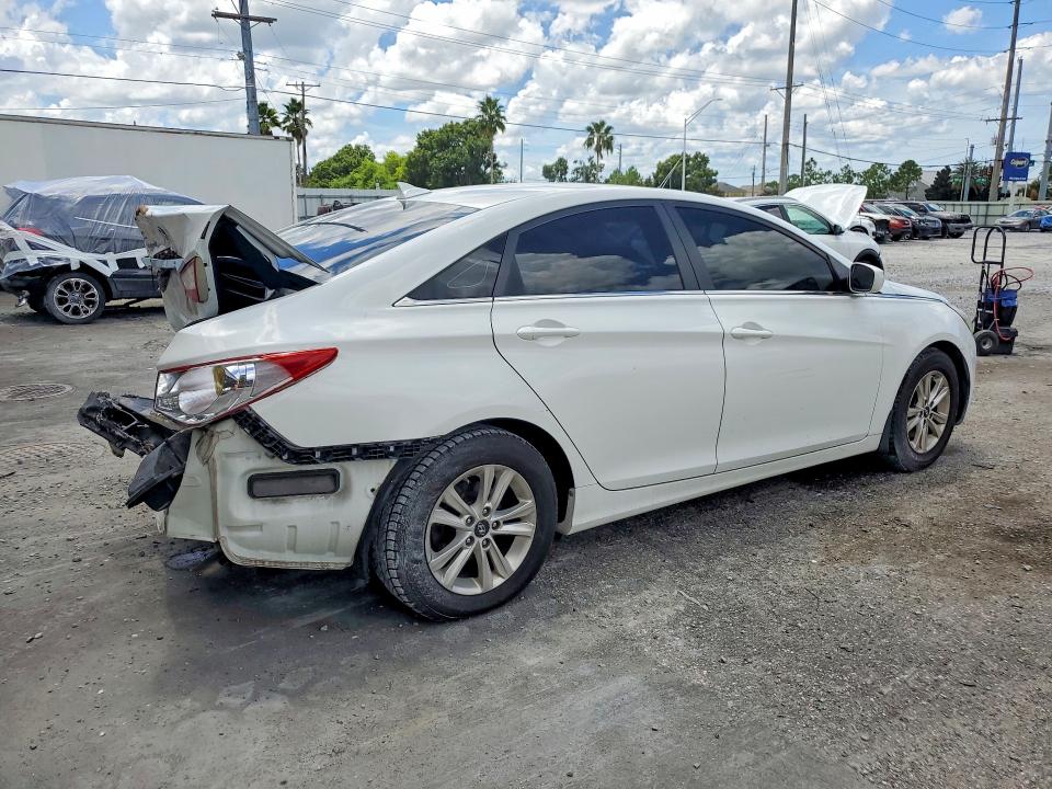 Photo 3 from auction – 2012 HYUNDAI SONATA with VIN 5NPEB4AC4CH410386