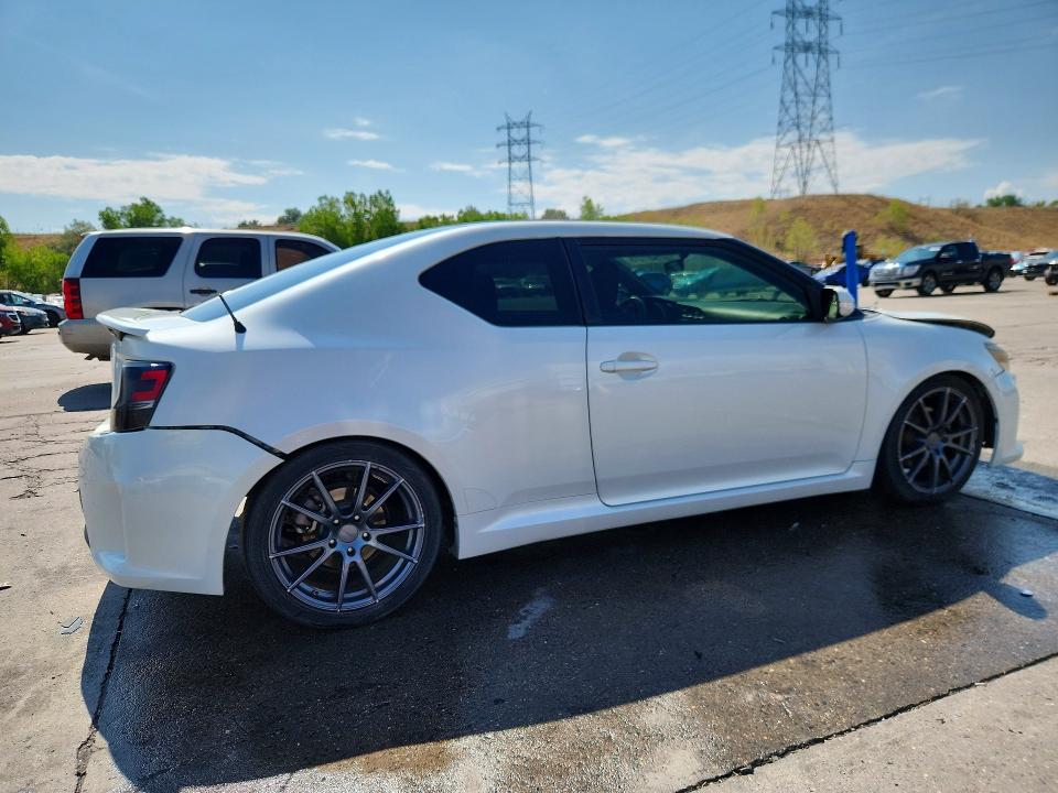 Photo 3 from auction – 2015 SCION TC with VIN JTKJF5C72FJ013546