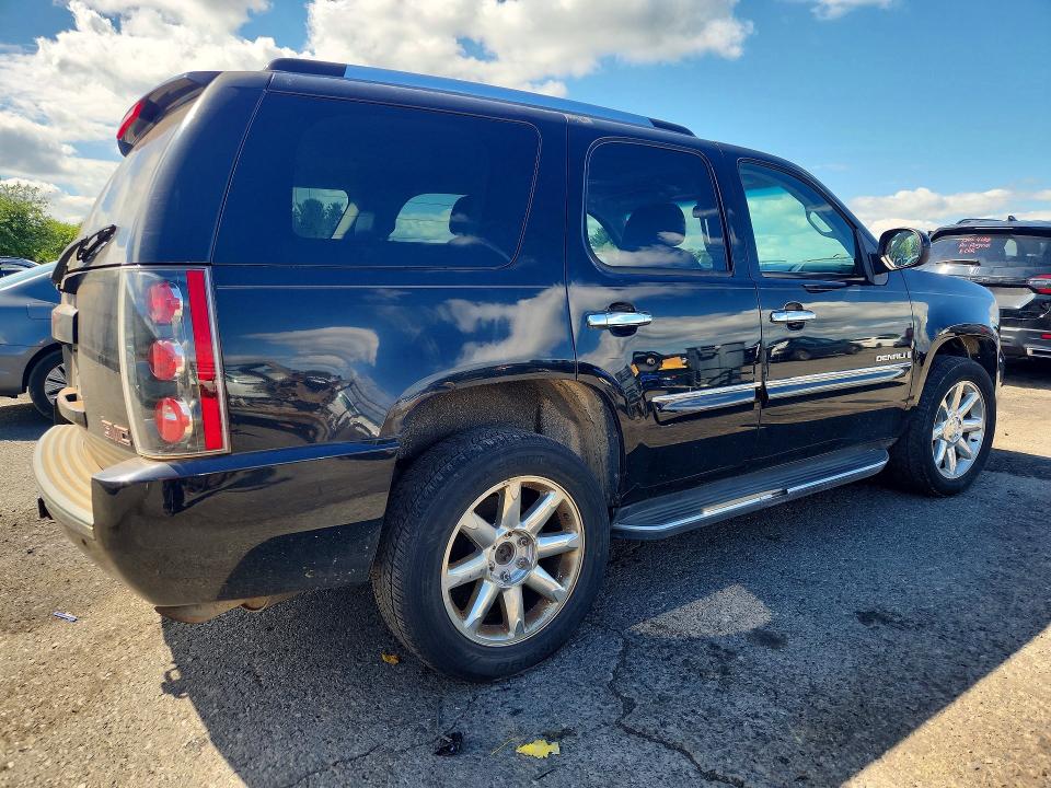 Photo 3 from auction – 2008 GMC YUKON with VIN 1GKFK63858J194592
