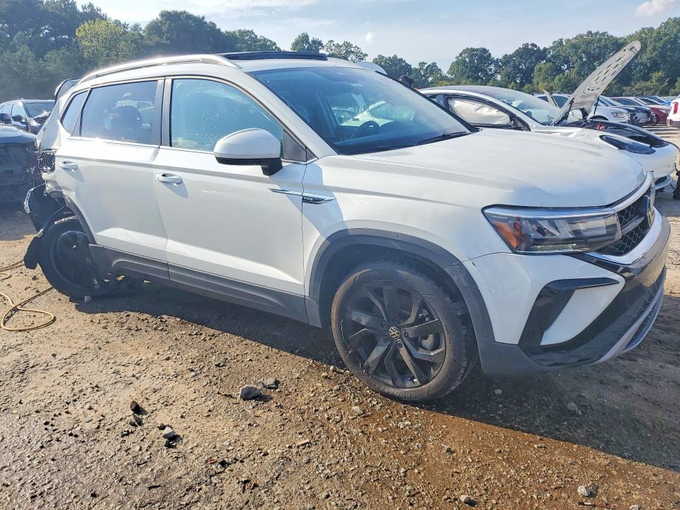 Photo 4 from auction – 2024 VOLKSWAGEN TAOS with VIN 3VVEX7B21RM114691