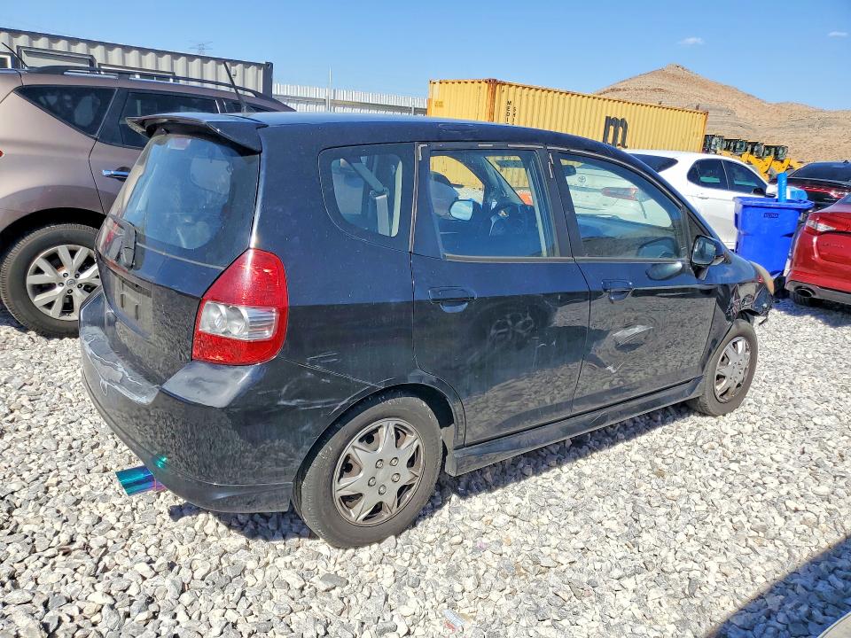 Photo 3 from auction – 2007 HONDA FIT with VIN JHMGD37637S004393