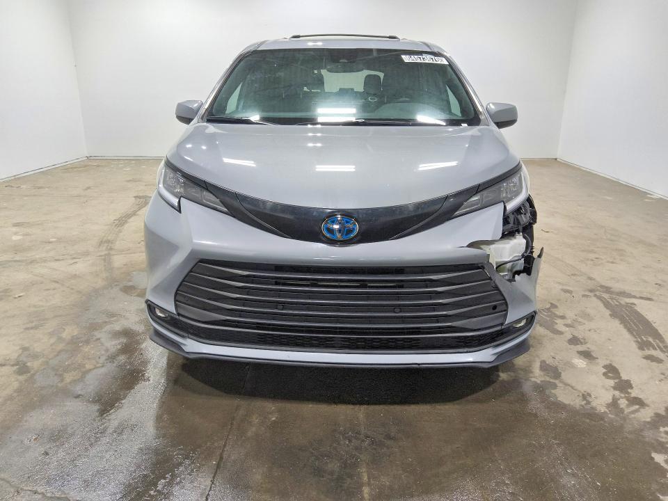 Photo 5 from auction – 2025 TOYOTA SIENNA with VIN 5TDCSKFC9SS176307