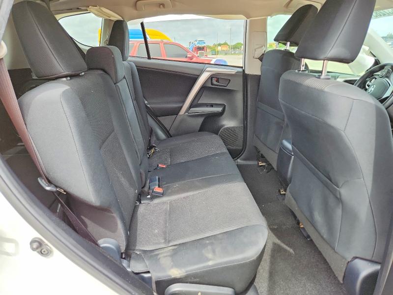 Photo 11 from auction – 2018 TOYOTA RAV4 with VIN JTMZFREV3JJ164501