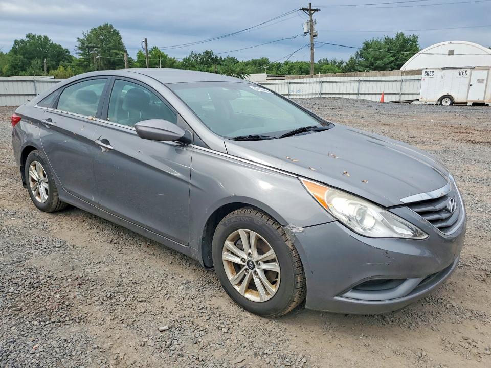 Photo 4 from auction – 2012 HYUNDAI SONATA with VIN 5NPEB4AC7CH478391