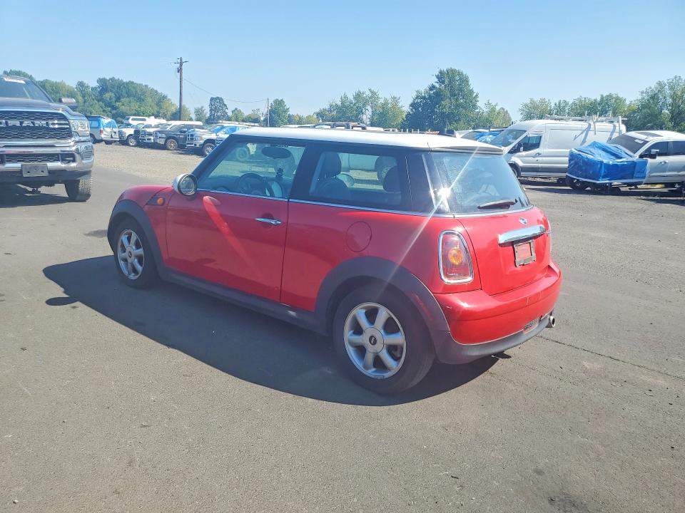 Photo 2 from auction – 2010 MINI COOPER with VIN WMWMF3C59ATZ61699