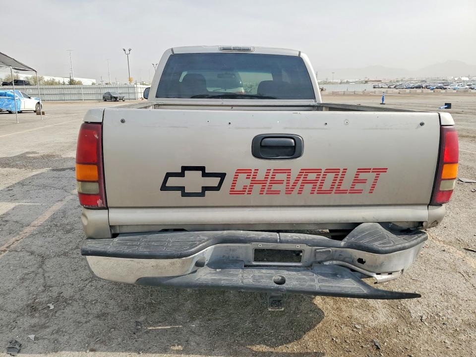 Photo 6 from auction – 2000 CHEVROLET SILVERADO with VIN 2GCEC19V2Y1135191