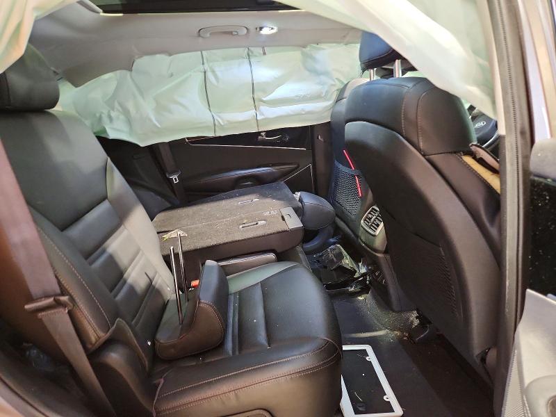 Photo 11 from auction – 2016 KIA SORENTO with VIN 5XYPKDA55GG071547