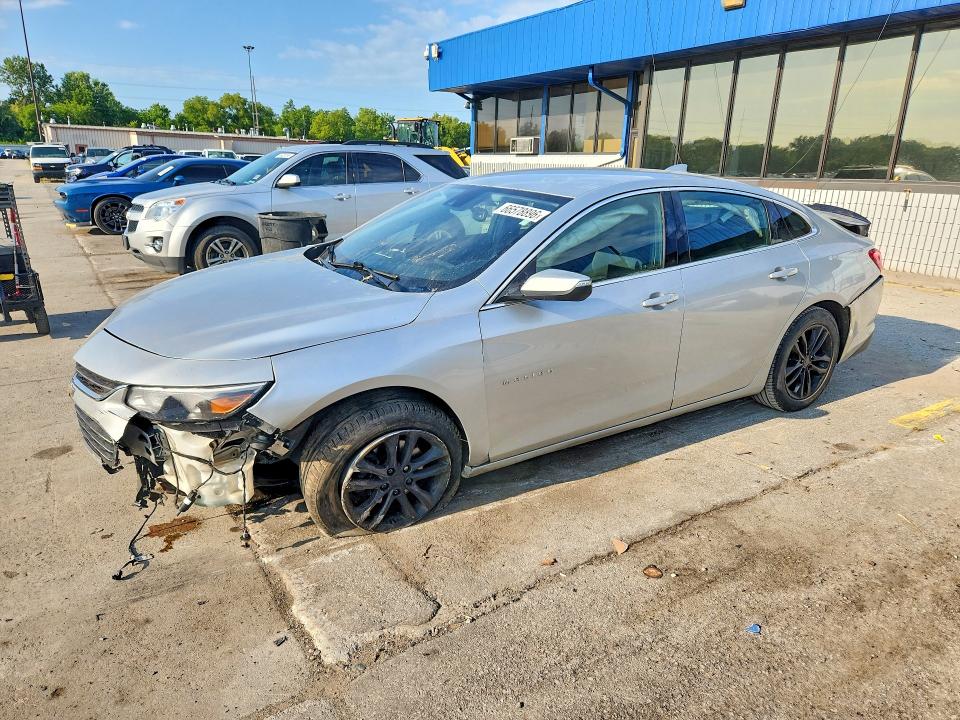 CHEVROLET MALIBU 2018 with VIN 1G1ZD5STXJF202318 - Photo from auction