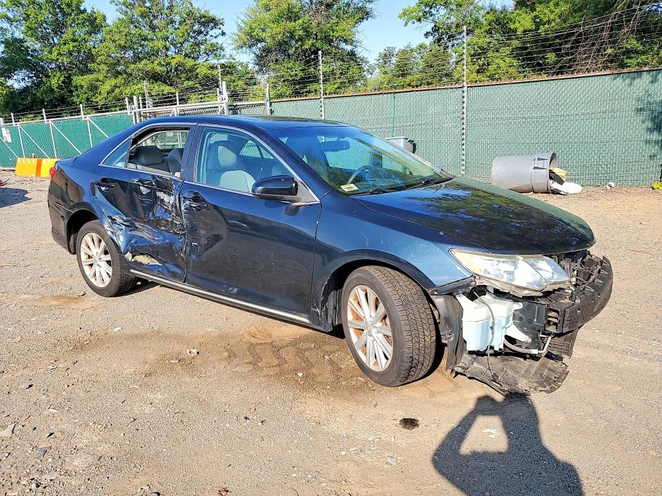Снимка 4 от търг – 2014 TOYOTA CAMRY с VIN 4T1BF1FK8EU462002