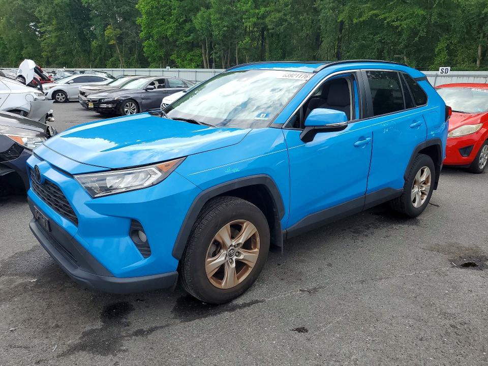 TOYOTA RAV4 2019 with VIN JTMP1RFV8KD010290 - Photo from auction