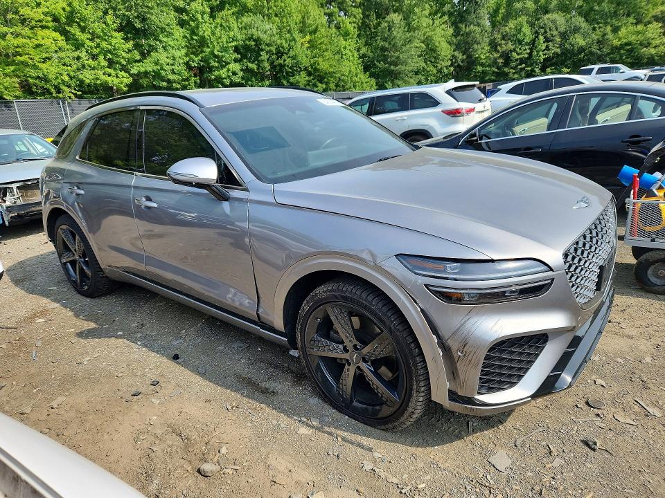 Photo 4 from auction – 2022 GENESIS GV70 with VIN KMUMADTB9NU053912