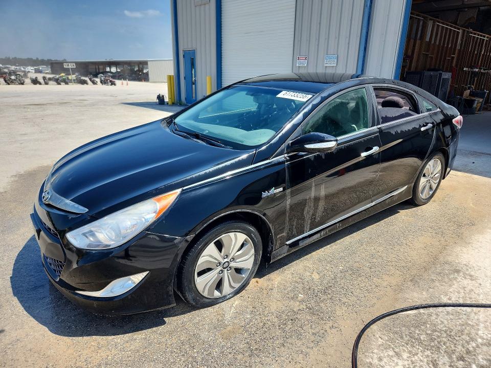 HYUNDAI SONATA 2013 with VIN KMHEC4A44DA098838 - Photo from auction