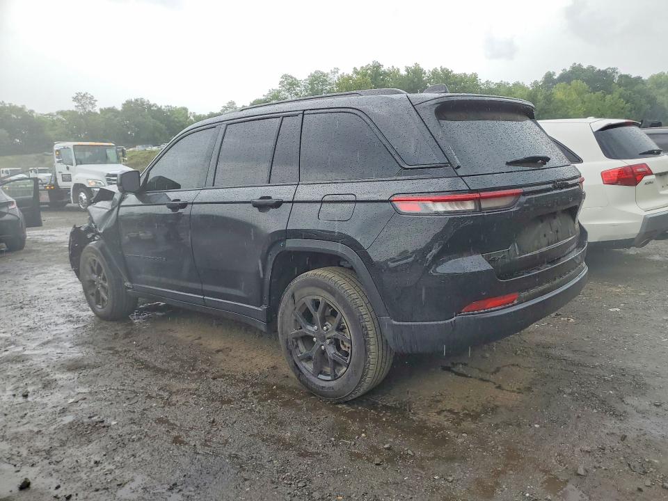 Photo 2 from auction – 2024 JEEP GRAND CHEROKEE with VIN 1C4RJHAG9RC256650