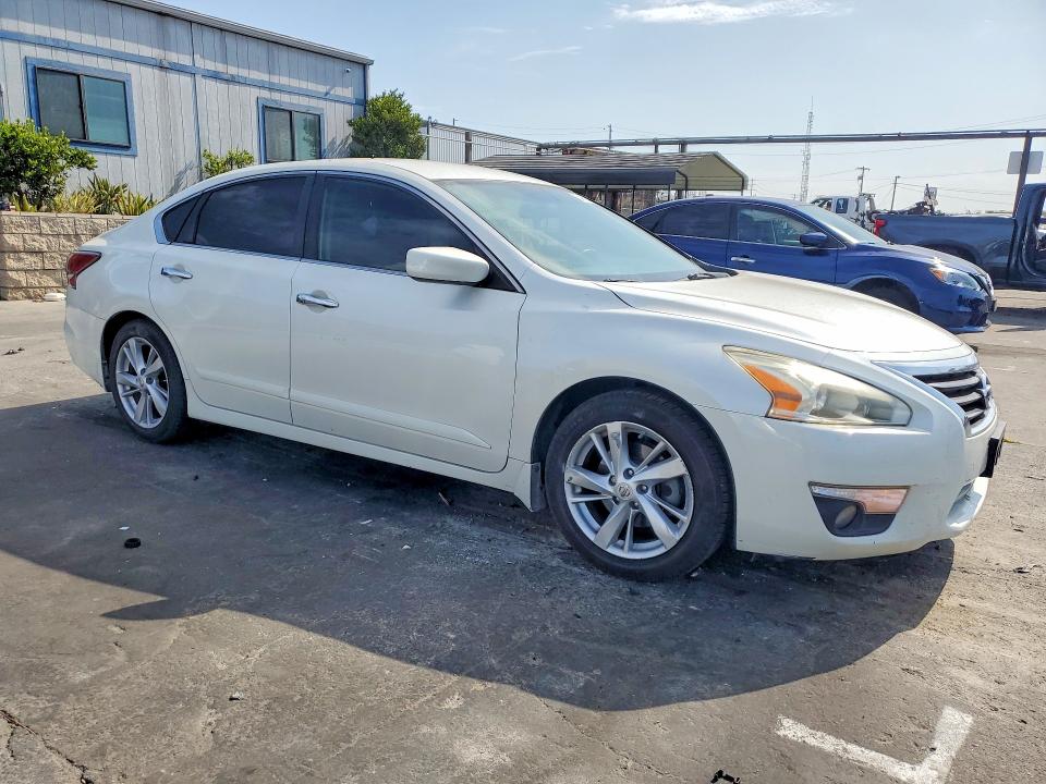 Photo 4 from auction – 2015 NISSAN ALTIMA with VIN 1N4AL3AP9FC184246