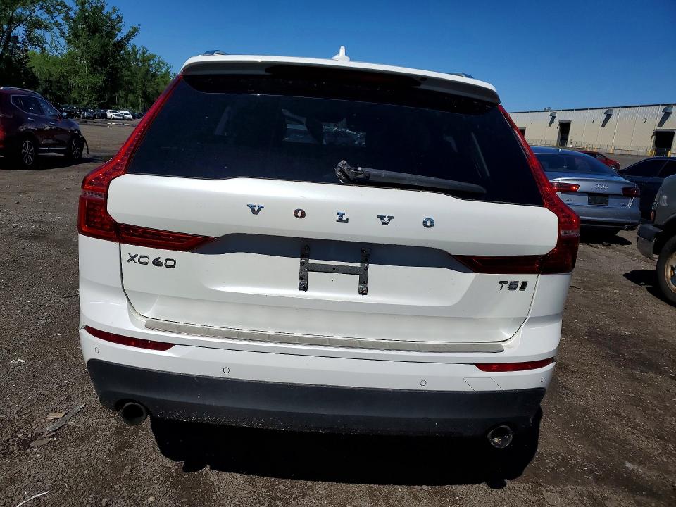 Photo 6 from auction – 2018 VOLVO XC60 with VIN YV4102RK2J1019565