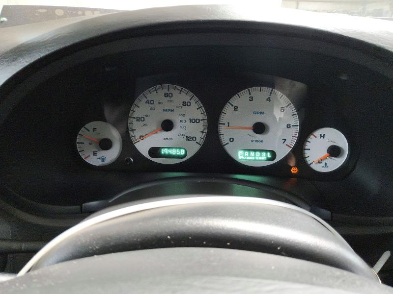 Photo 9 from auction – 2004 DODGE GRAND CARAVAN with VIN 1D4GP24R44B584012
