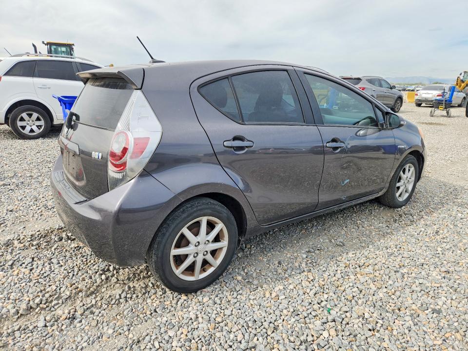Photo 3 from auction – 2012 TOYOTA PRIUS C with VIN JTDKDTB32C1010128