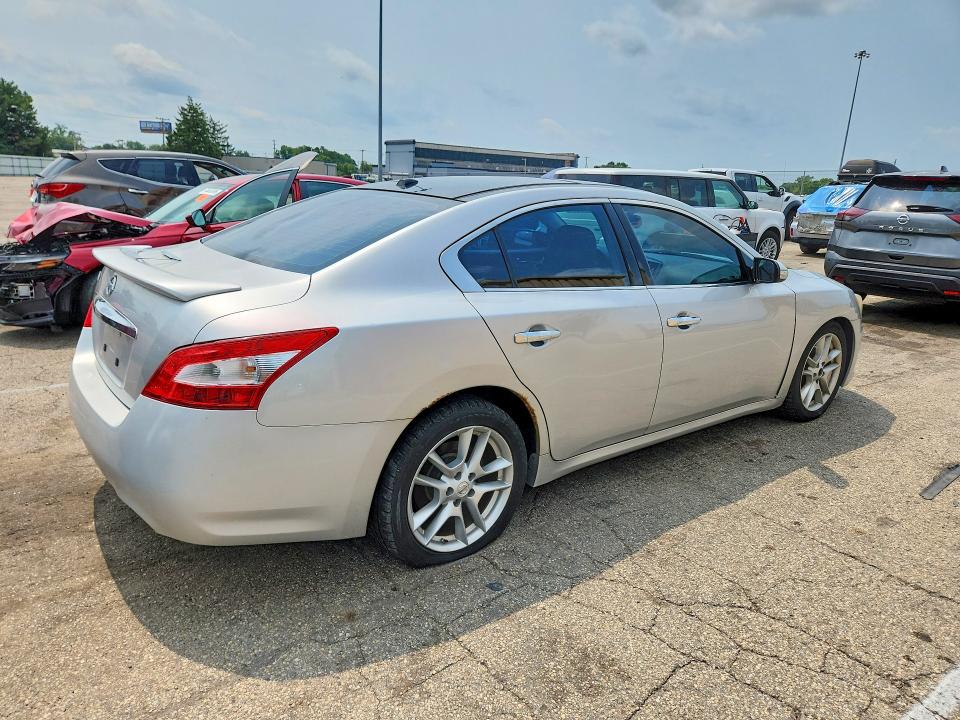 Photo 3 from auction – 2011 NISSAN MAXIMA with VIN 1N4AA5AP3BC804990