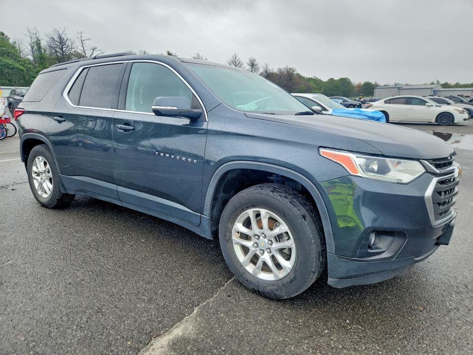 Photo 4 from auction – 2021 CHEVROLET TRAVERSE with VIN 1GNEVHKW2MJ152117