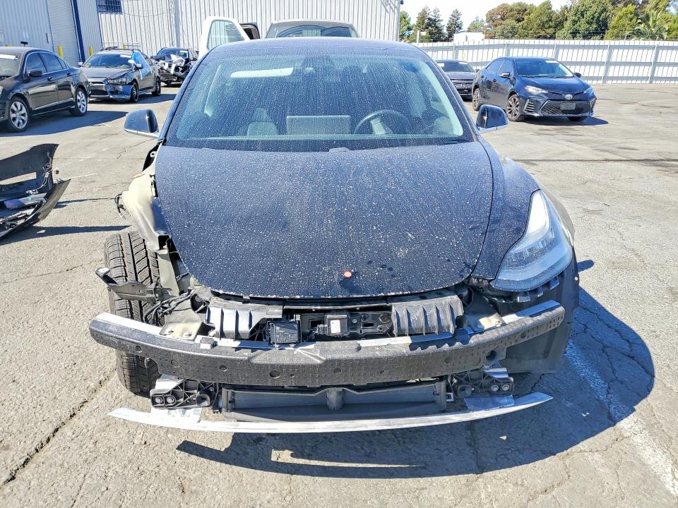 Photo 5 from auction – 2018 TESLA MODEL 3 with VIN 5YJ3E1EA3JF165940