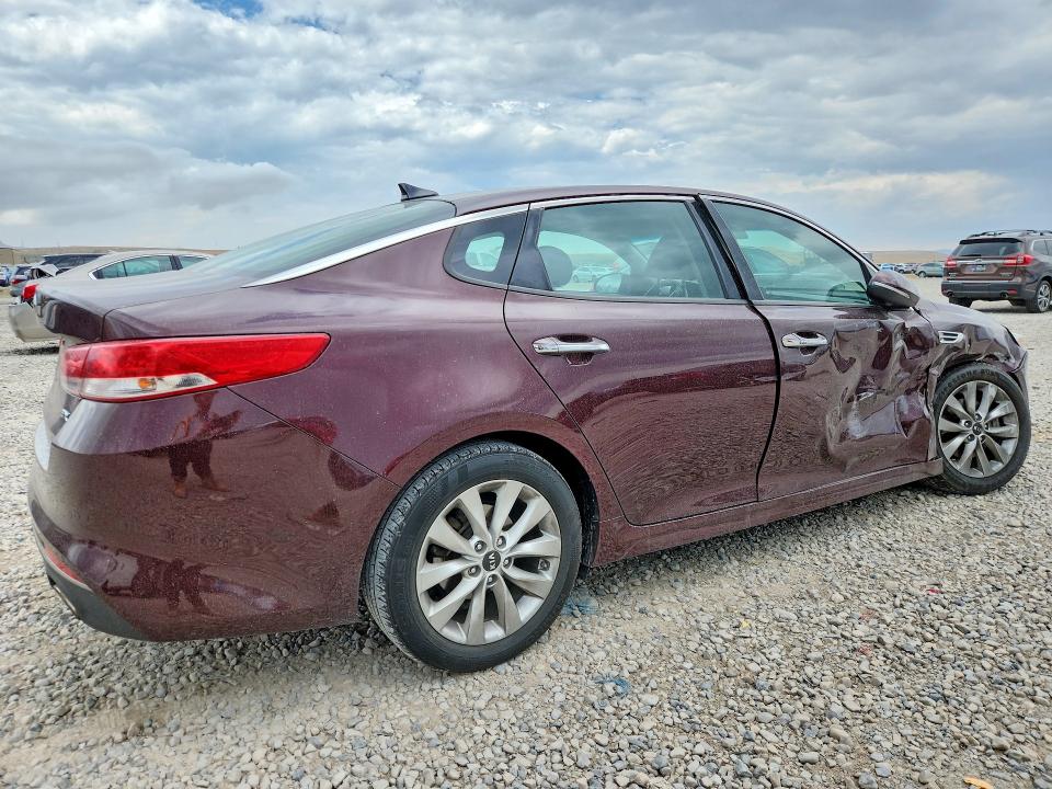 Photo 3 from auction – 2018 KIA OPTIMA with VIN 5XXGU4L3XJG209505