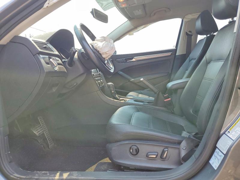 Foto 7 de la subasta – 2017 VOLKSWAGEN PASSAT con VIN 1VWDT7A32HC049699