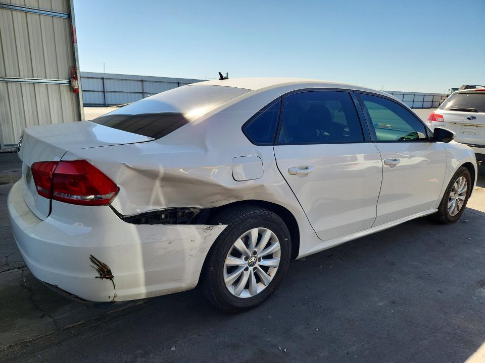 Photo 3 from auction – 2012 VOLKSWAGEN PASSAT with VIN 1VWAP7A34CC018535