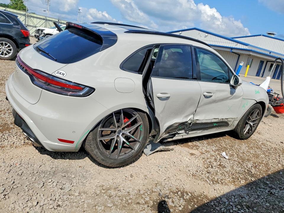 Photo 3 from auction – 2022 PORSCHE MACAN with VIN WP1AG2A53NLB25150
