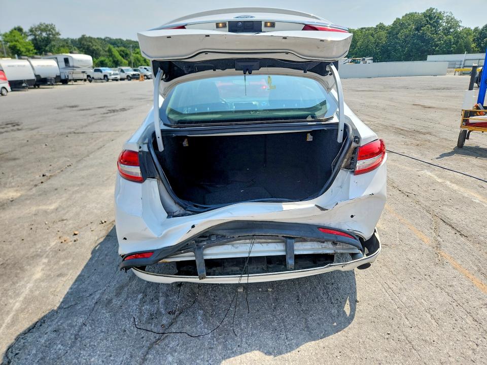 Photo 6 from auction – 2017 FORD FUSION with VIN 3FA6P0HD3HR221297