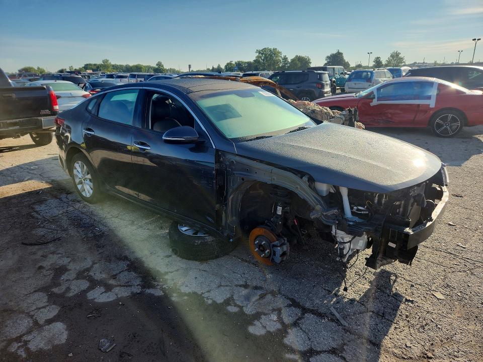 Photo 4 from auction – 2018 KIA OPTIMA with VIN 5XXGT4L32JG241609