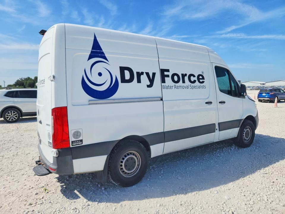 Photo 3 from auction – 2019 MERCEDES-BENZ SPRINTER with VIN WD3PF0CD0KP027750